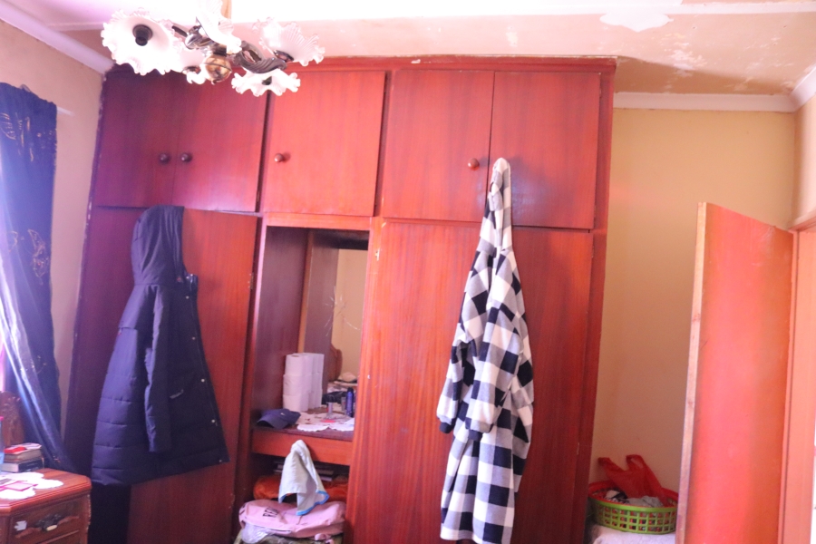 2 Bedroom Property for Sale in Louwville Western Cape